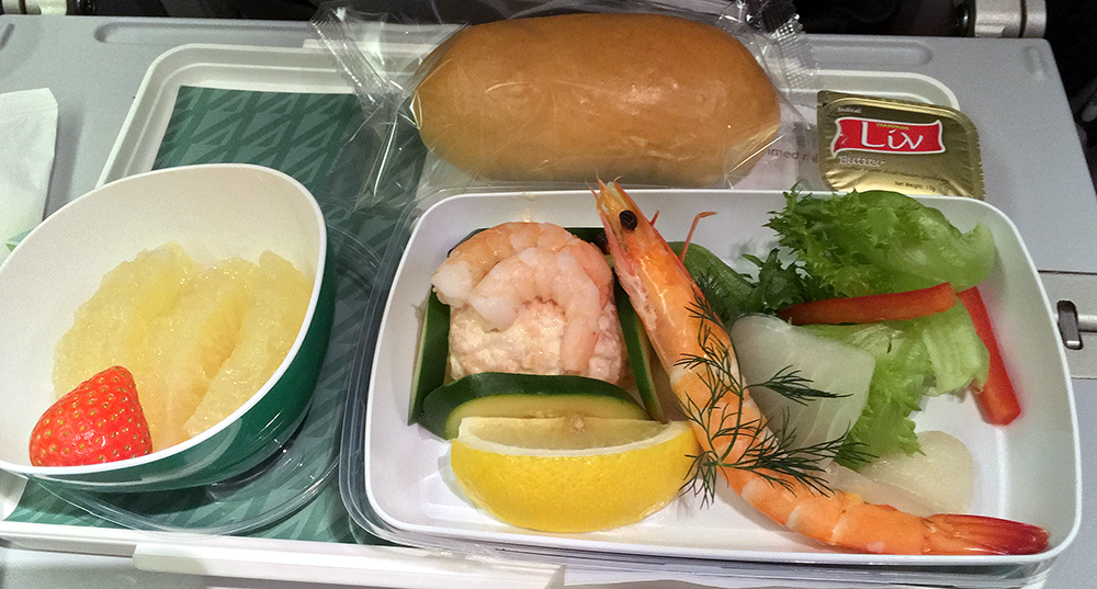アリタリア航空、行きのシーフード特別食の軽食