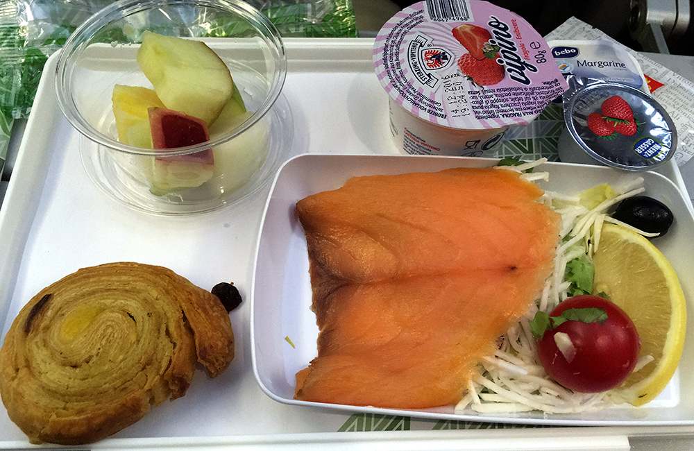 アリタリア航空、帰りのシーフード特別食の軽食