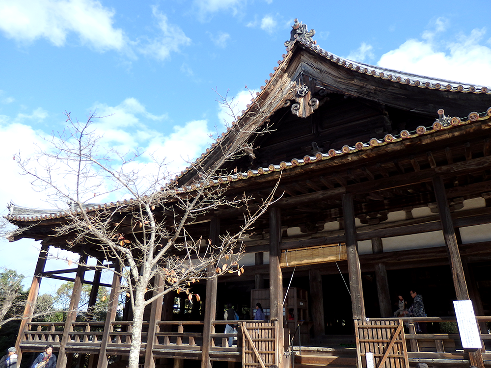 五重の塔の隣にあるのが豊国神社