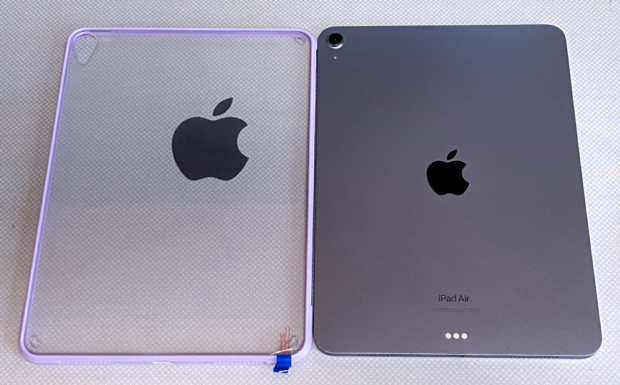 「iPad Air 5」本体と「TiMOVO」クリアケース