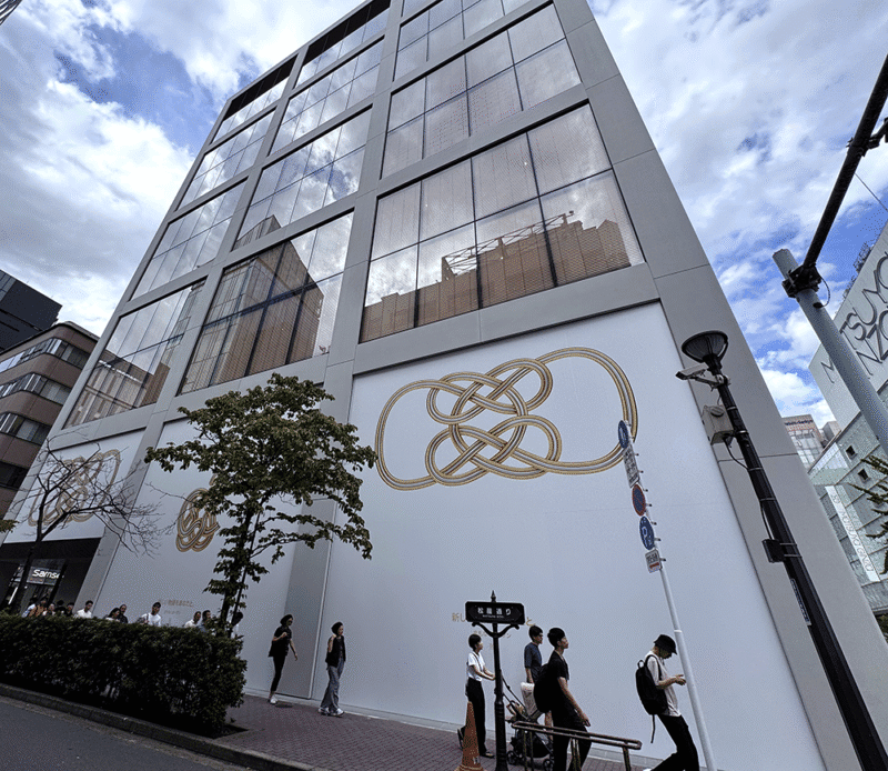 新「Apple 銀座」の「松屋通り」側